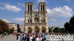 巴黎圣母院内部装修方案将接受审议